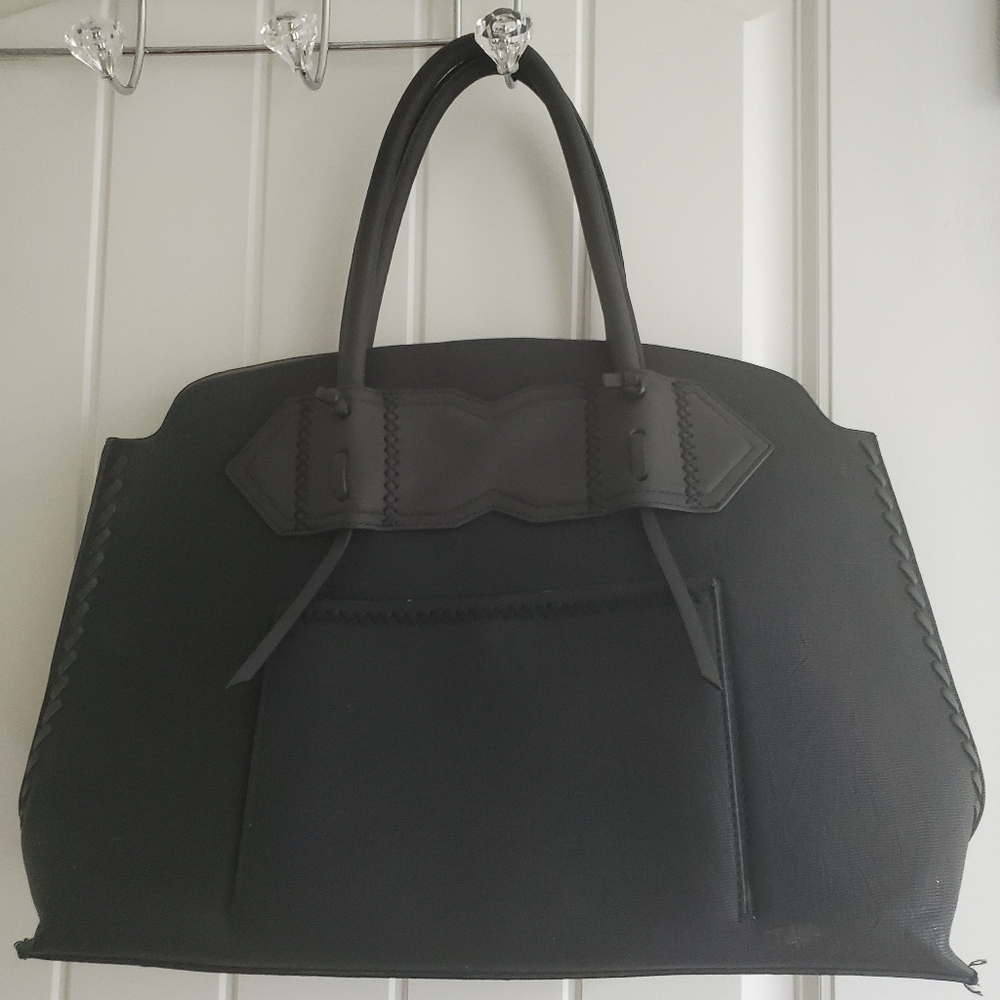 Danielle Nicole black totes NWB